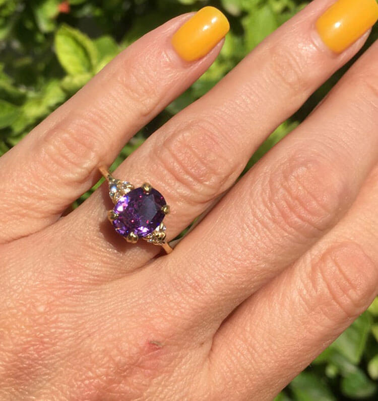 Кольцо с фиолетовым аметистом