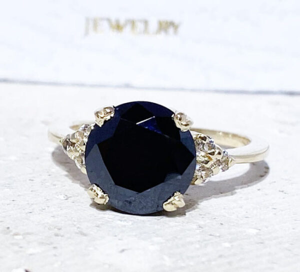 Schwarzer Onyx-Ring